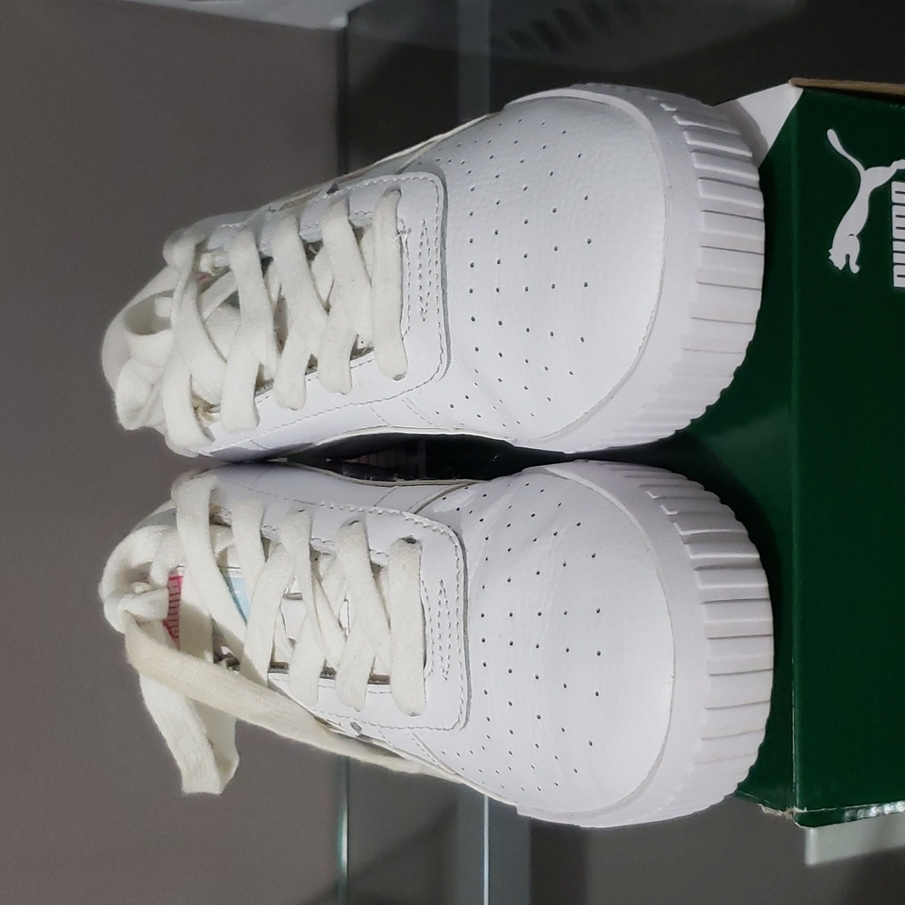 PUMA CALI PS KIDS...SIZE 3.5C